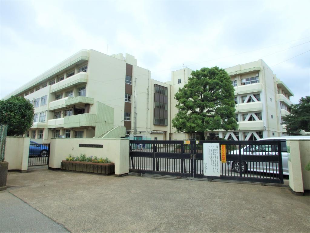 八木が谷中学校：徒歩3分(240m)