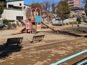 都賀西公園：徒歩1分（10ｍ）
