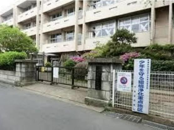 北貝塚小学校：徒歩5分（400ｍ）