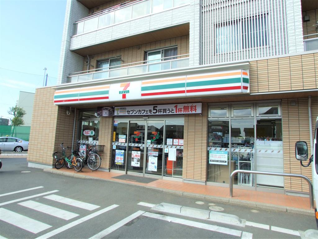 セブンイレブン：徒歩4分(350m)