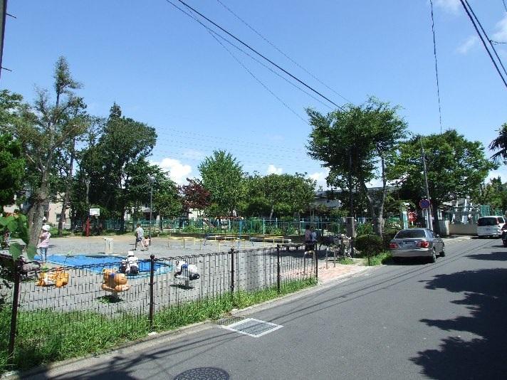 藤崎児童公園:徒歩3分(270m)
