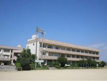 二宮中学校:徒歩9分(720m)