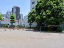 前原西公園:徒歩3分(240m)