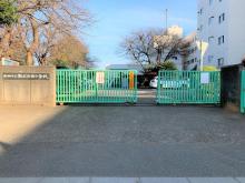 飯山満南小学校:徒歩10分(800m)