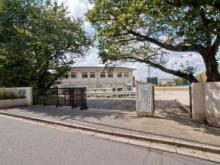 船橋中学校:徒歩5分(430m)