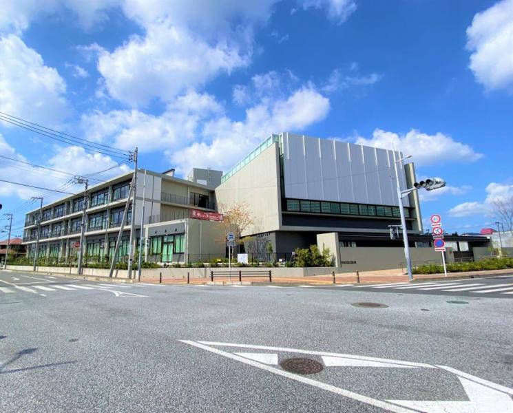 谷津小学校:徒歩8分(600m)