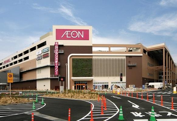 イオンモール:徒歩11分(900m)