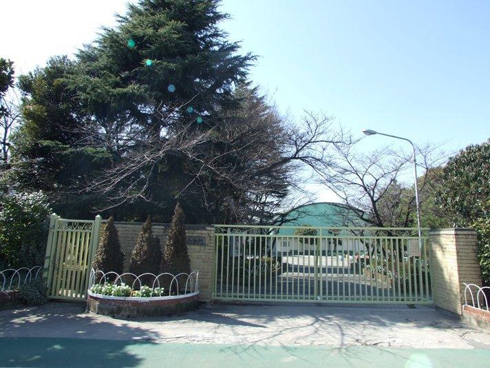 宮本小学校:徒歩11分(850m)