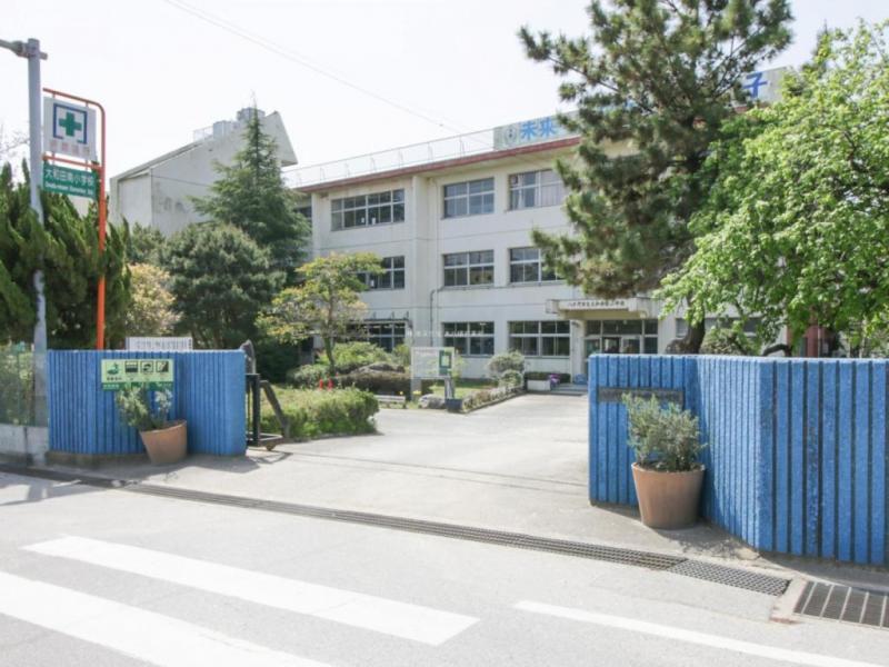 大和田南小学校:徒歩9分(700m)