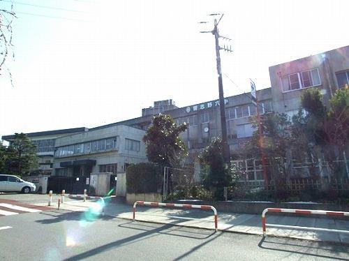 第六中学校:徒歩14分(1100m)