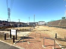 やなぎっこ公園:徒歩3分(250m)