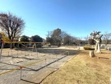 中島込公園:徒歩3分(240m)