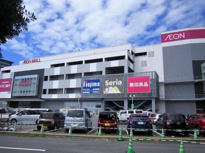イオンモール:徒歩12分(950m)