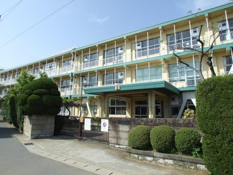 幕張東小学校:徒歩4分(270m)