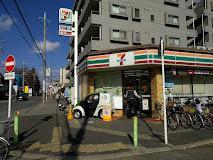 セブンイレブン船橋薬円台駅前店:徒歩5分(400m)