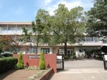 習志野市立第三中学校:徒歩11分(850m)