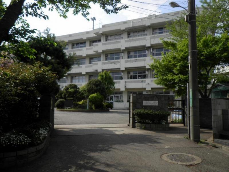 峰台小学校:徒歩3分(240m)