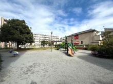 本町4丁目広場公園:徒歩5分(350m)