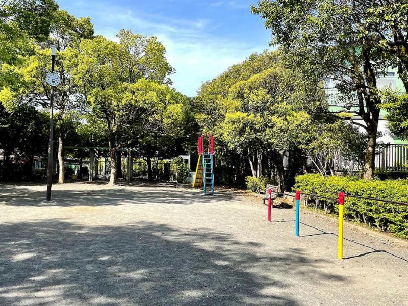 池の端公園:徒歩9分(650m)