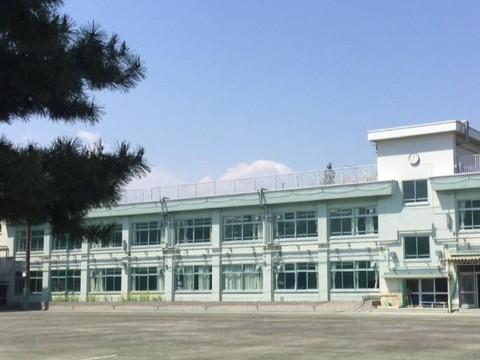 小岩第三中学校:徒歩18分(1400m)