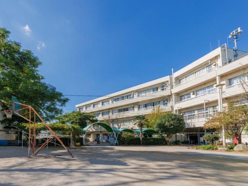 大久保小学校:徒歩18分(1400m)