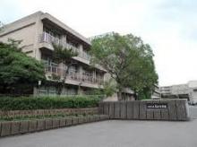 第五中学校:徒歩10分(750m)