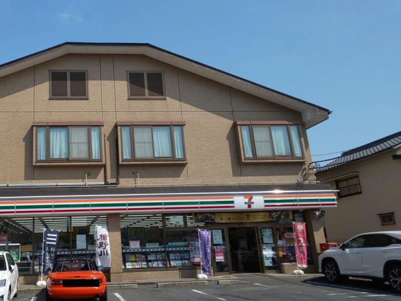 セブンイレブン:徒歩6分(450m)