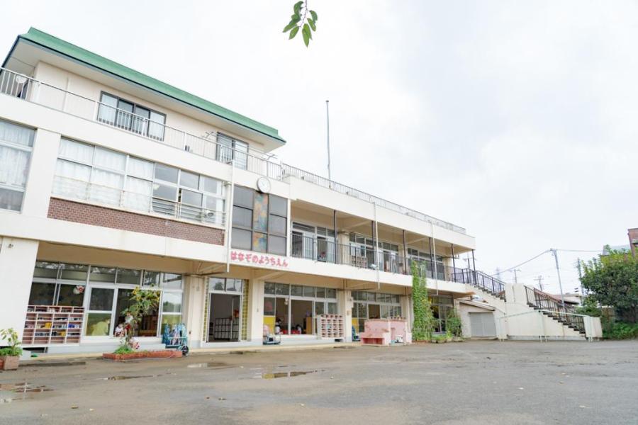 花園幼稚園:徒歩7分(500m)