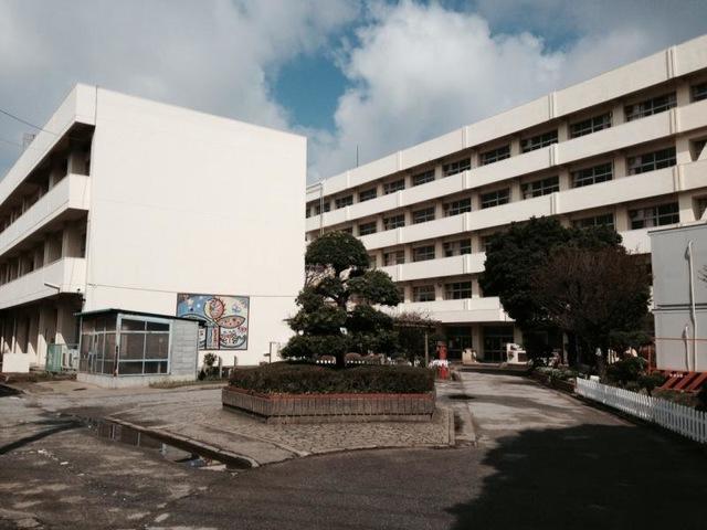 坪井小学校:徒歩18分(1400m)