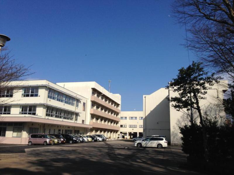 坪井中学校まで1400m