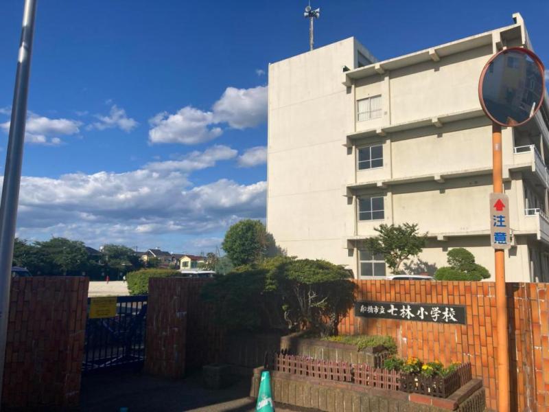 七林中学校:徒歩19分(1500m)